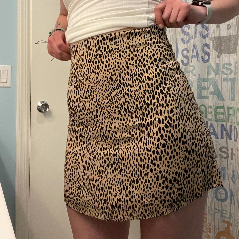 brandy melville leopard print mini skirt